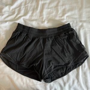 Lululemon Hotty Hot 2.5” Graphite Shorts
